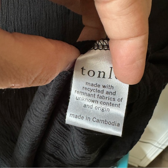Tonlé Black Long Sleeve Crepe Boxy Shirt size Medium - Picture 6 of 6